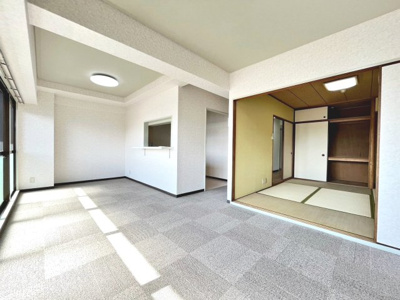 【居間・リビング】 | シャルマンコーポ松之浜 | LDKは約16帖とゆとりのある広さです♪