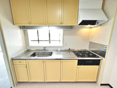 【キッチン】 | シャルマンコーポ松之浜 | 収納豊富なシステムキッチン♪