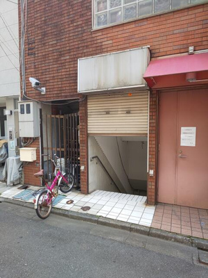 【その他共用部分】 | 第１７平和ビル | 入口