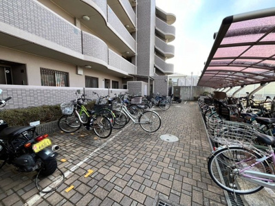 【駐輪場】 | グラン・コート高石 | 温水洗浄便座ですので、寒い日も温かい便座で安心して使用していただけますよ