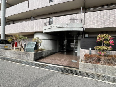 【エントランス】 | グラン・コート高石 | ☆和室ございます☆一息つく時の癒しの空間や客間にも使えますね！