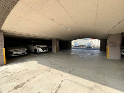 【駐車場】 | グラン・コート高石 | 和室とリビングを繋げてさらに広く使っていただけますよ　親戚や友人が集まった時に便利ですね♪