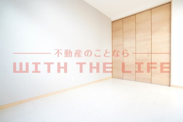 エスカレント広川の洋室|落ち着いた色調の洋室です