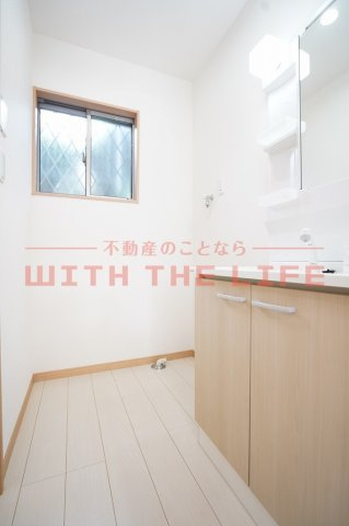 エスカレント広川の洗面所|ゆったりとスペースのある洗面所