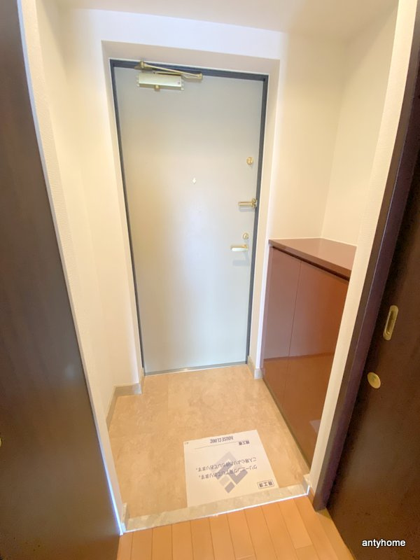 ディナスティ玉造の玄関