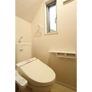 熊本市東区花立６丁目の一戸建てのトイレ