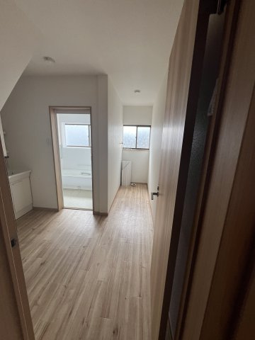 田町N借家　８DKの洗面所|玄関付近ミニ手洗い