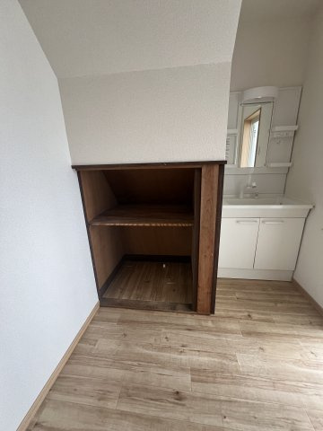 田町N借家　８DKの洗面所