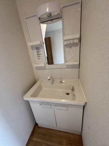 田町N借家　８DKの独立洗面台