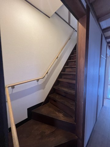 田町N借家　８DKの内装