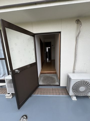 田町N借家　８DKの設備|キッチンから勝手口