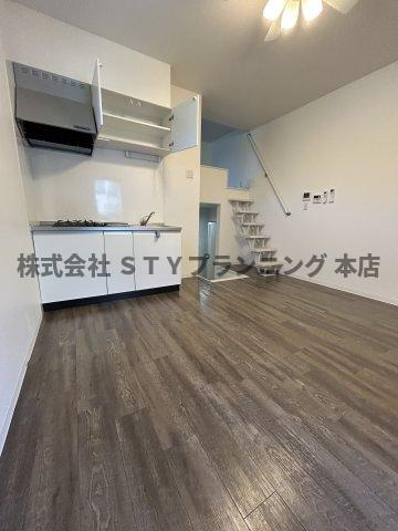 仲介手数料０円！FAMILY　STAGE川名Ⅲの居間・リビング