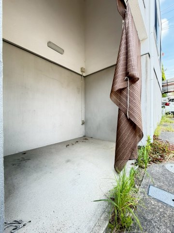 彩都あさぎ２丁目戸建の駐車場