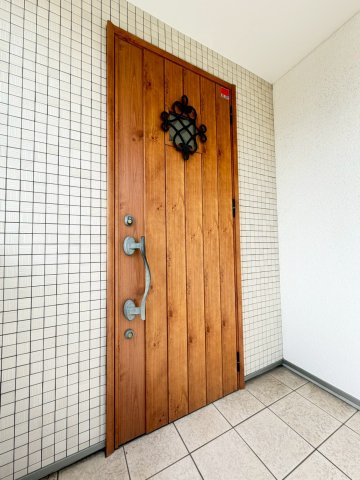 彩都あさぎ２丁目戸建のエントランス