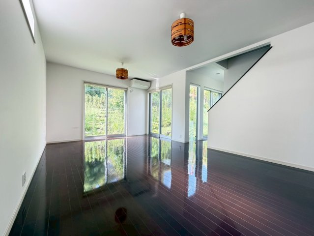 彩都あさぎ２丁目戸建の居間・リビング
