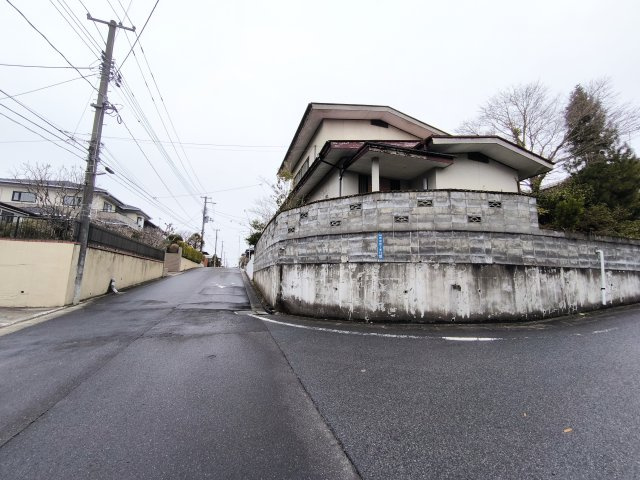 【前面道路含む現地写真】