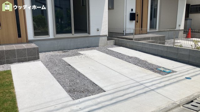 越谷市上間久里1期　新築一戸建て　1号棟の駐車場