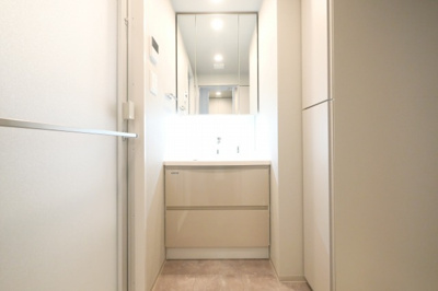 【独立洗面台】 | S-RESIDENCE福島diverse | 使いやすい独立洗面台です