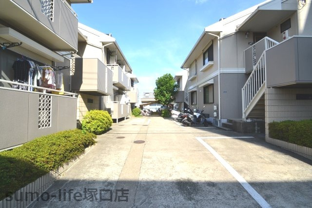セジュールむこのそう北のエントランス