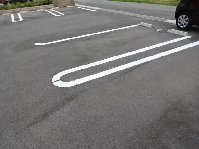 サンリットの駐車場