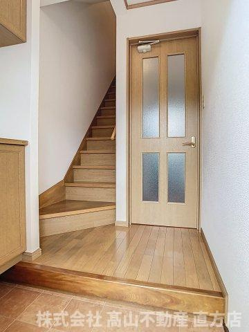 グランドソレーユⅣの玄関