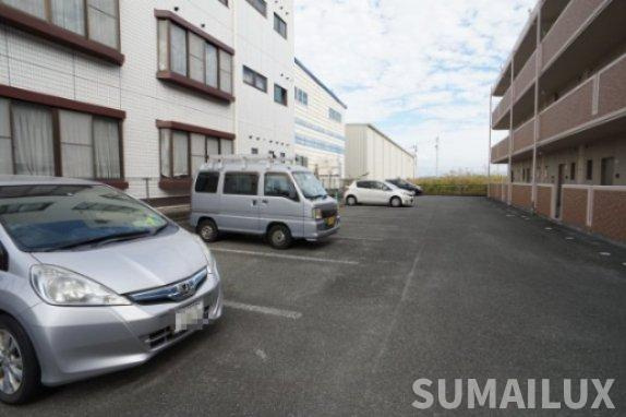 熊本市南区近見９丁目のアパートの駐車場