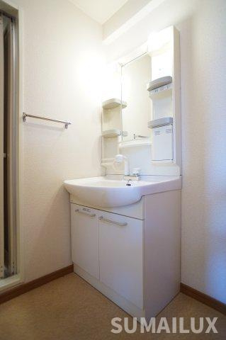 熊本市南区近見９丁目のアパートの独立洗面台
