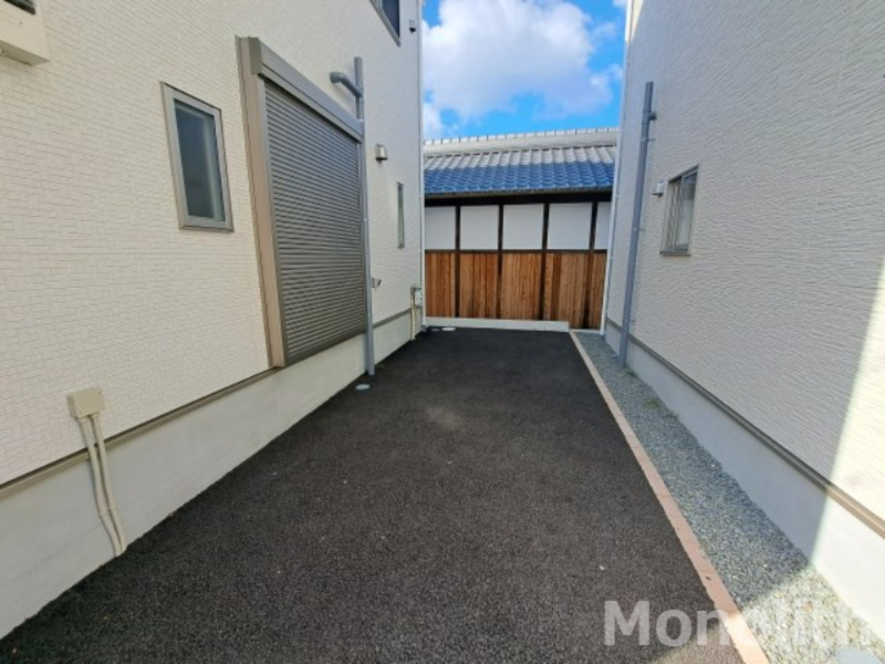 岸和田市神須屋町３丁目7号棟の駐車場