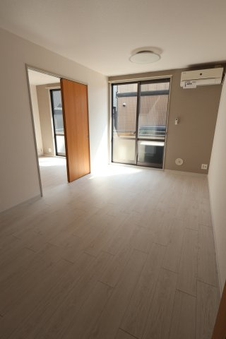 レジデンシャルB棟の居間・リビング