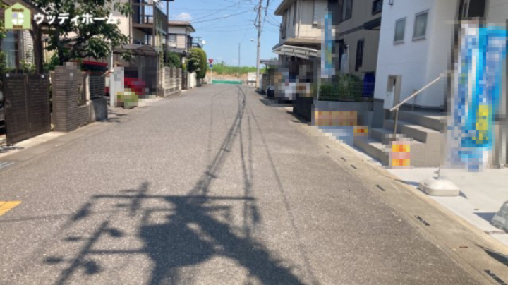 越谷市弥栄第2　新築一戸建ての前面道路含む現地写真