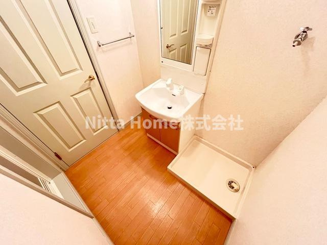 アルシオーネ　壱番館の洗面所|シャワー付きの洗面化粧台もありますよ★