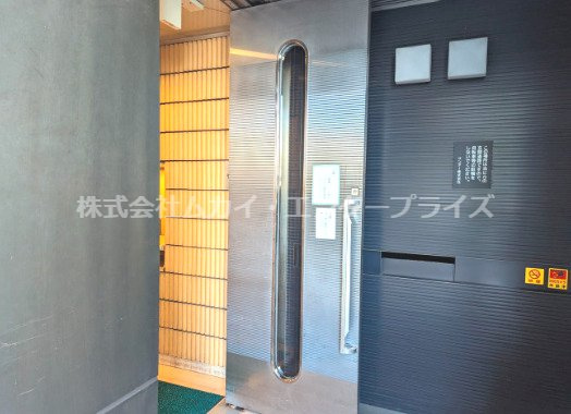 サンダー心斎橋ビルのその他共用部分|オフィス出入口です☆