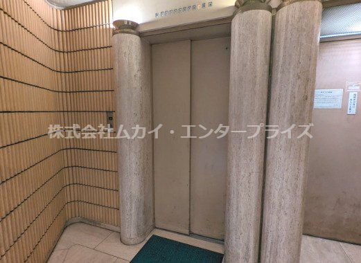 サンダー心斎橋ビルのその他共用部分|エレベーターホールです☆