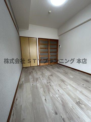 仲介手数料０円！グランデュール若清の居間・リビング