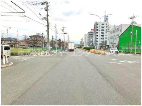 東大阪第３７倉庫の周辺|前面の通りです☆