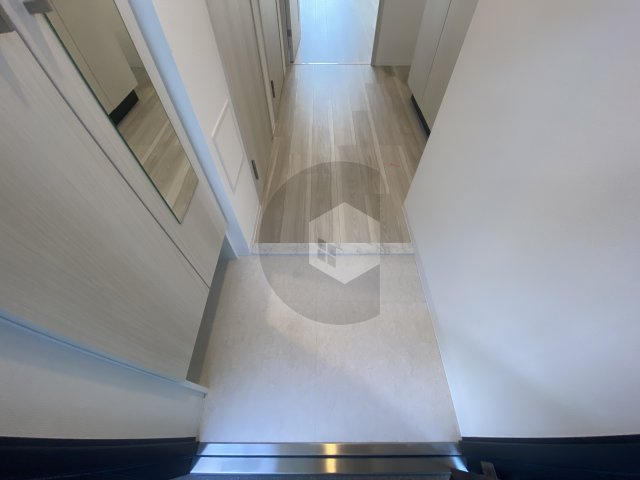 インザライフ大阪EAST RESIDENCEの玄関