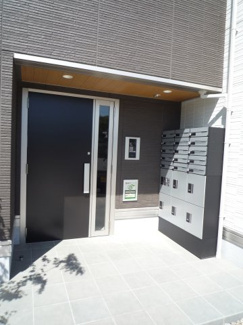 【エントランス】 | D-ROOM東手城 | エントランスです