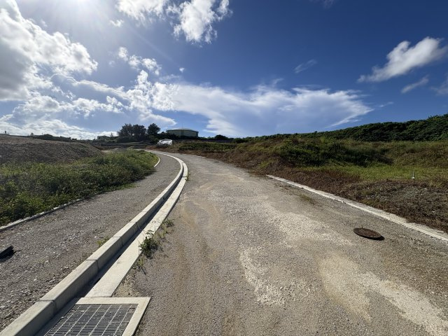 〇読谷村大木　売土地の前面道路含む現地写真