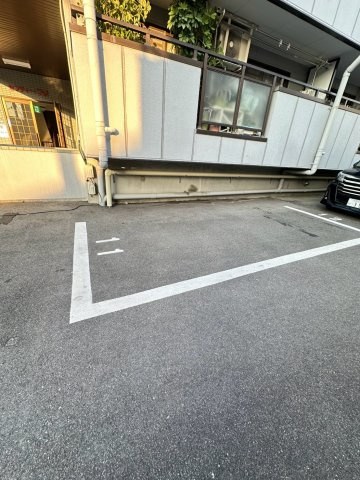 セフティーフジの駐車場