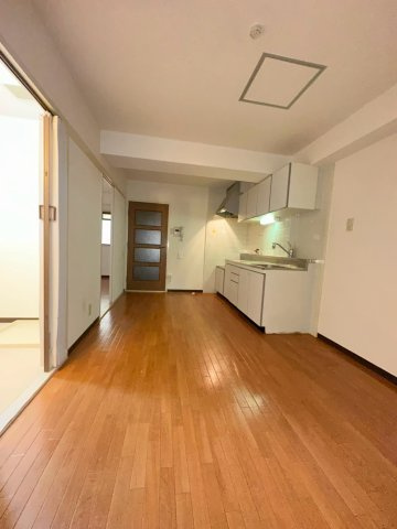 セフティーフジの内装
