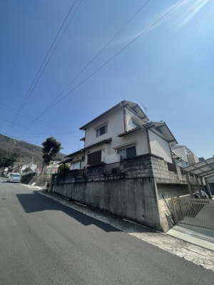 【外観】 | 戸坂新町二丁目　土地 | 東区戸坂新町二丁目　土地　古家あり　建築条件のない角地　※引渡しは契約後2ケ月要す