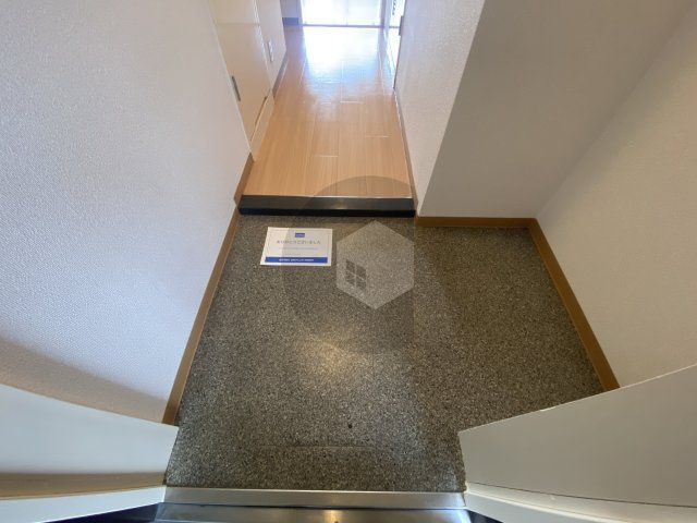 フローリッシュ北田の玄関