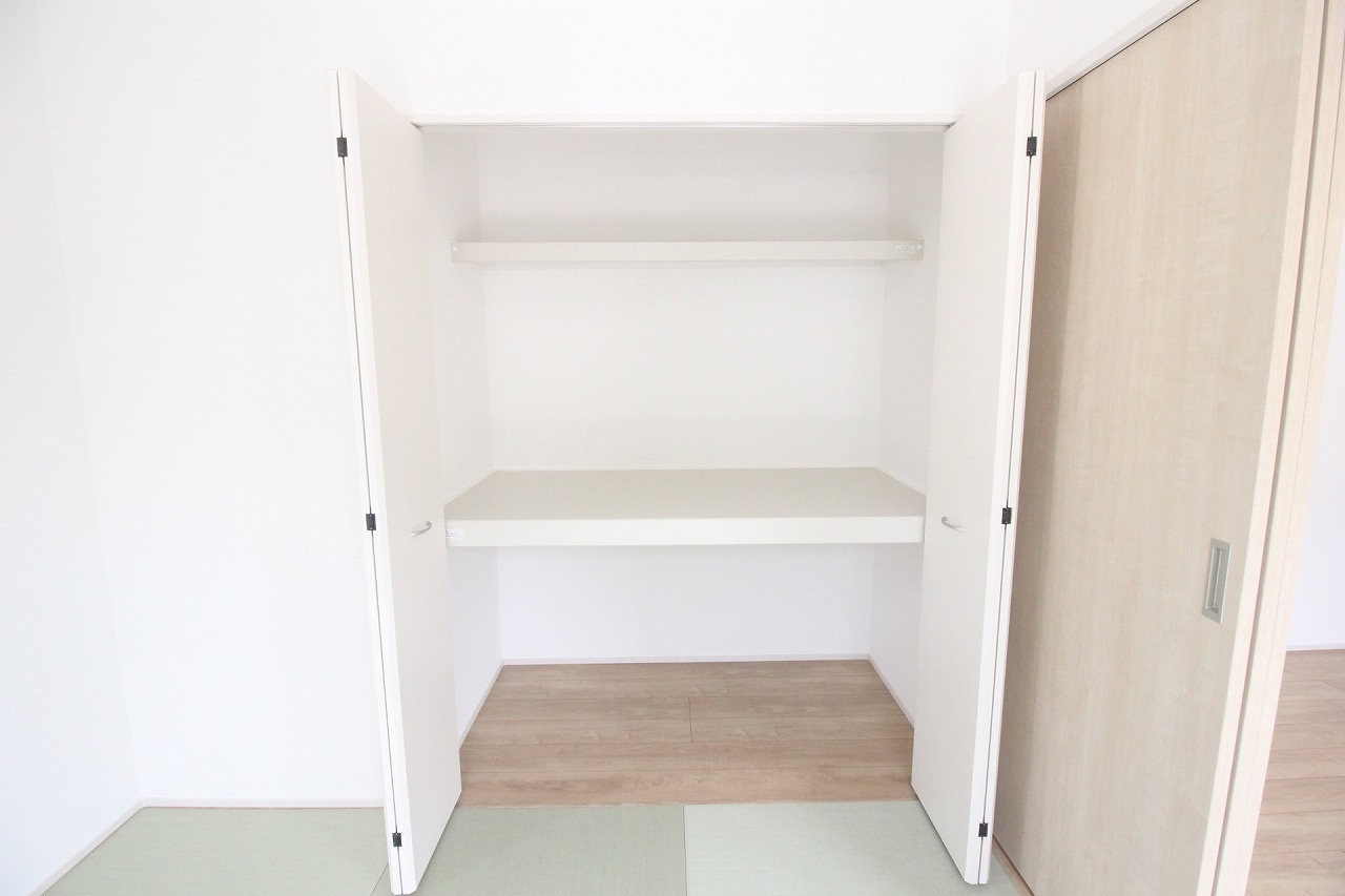 グラファーレ　小山市雨ケ谷新田　2号棟の収納|収納付きで布団や季節物もすっきりしまえる便利な設計。使い勝手の良さも魅力です◎