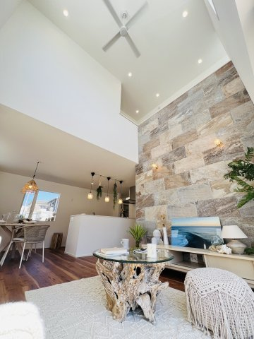 辻堂元町2丁目の居間・リビング|吹抜けリビング