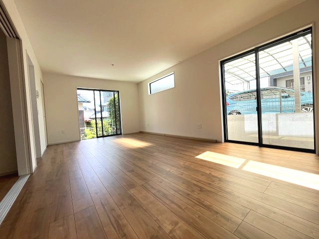 【居間・リビング】 | 春日市須玖南6丁目2期　1号棟（全2棟）【仲介手数料無料・0円】 | 現地写真。