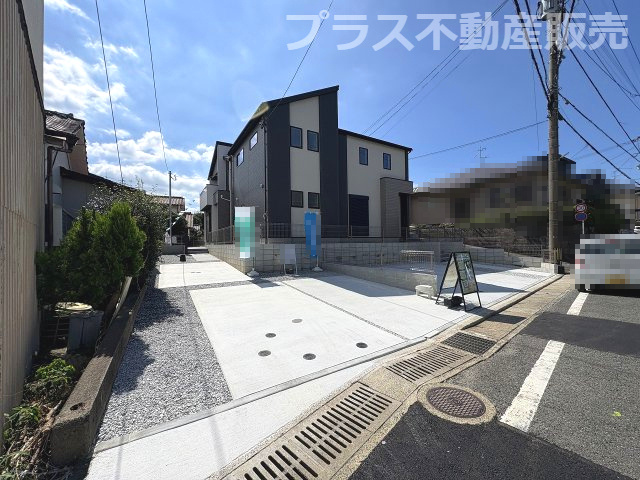 【外観】 | 春日市須玖南6丁目2期　1号棟（全2棟）【仲介手数料無料・0円】 | 現地写真。プラス不動産販売なら、現場の全ての棟をまとめてご見学頂けます。