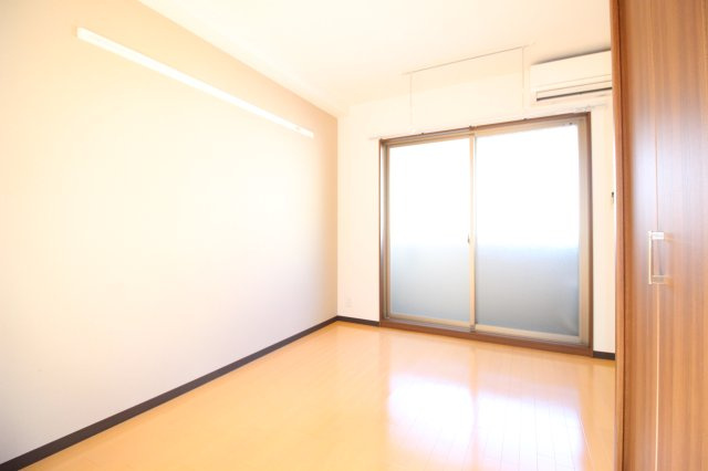 京都市伏見区新町１２丁目の賃貸マンションの洋室|洋室5.9帖です。