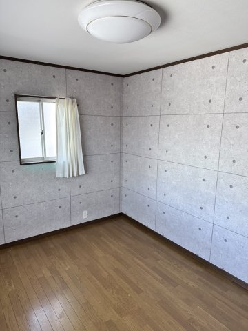 和泉市王子町戸建の洋室