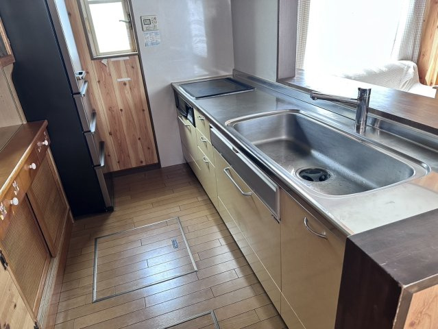 和泉市王子町戸建のキッチン