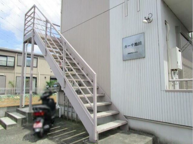 カーサ池田のエントランス